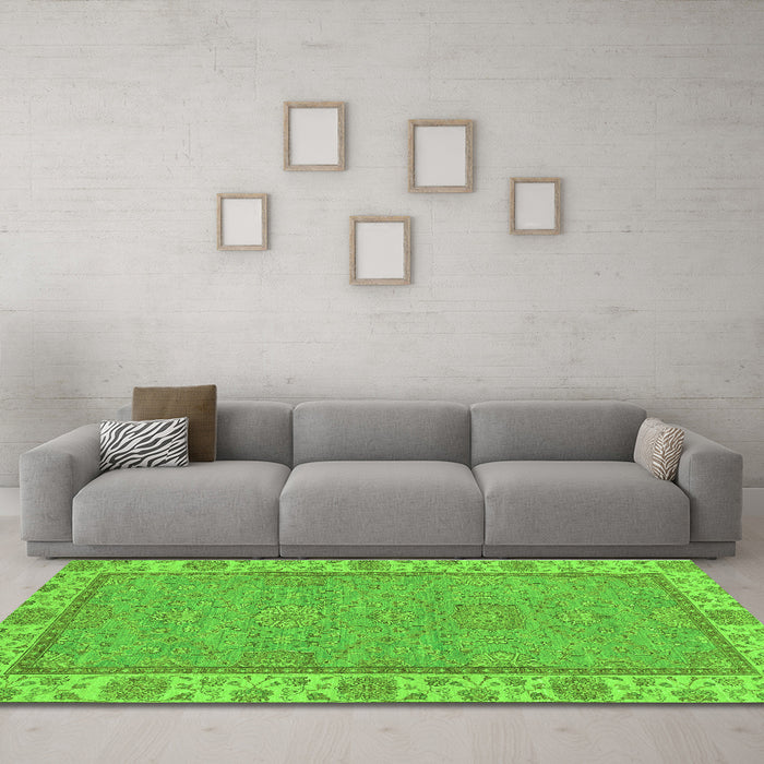 Machine Washable Oriental Green Traditional Area Rugs in a Living Room,, wshabs3574grn
