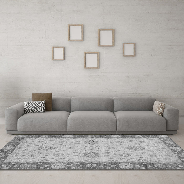 Machine Washable Oriental Gray Traditional Rug in a Living Room,, wshabs3575gry