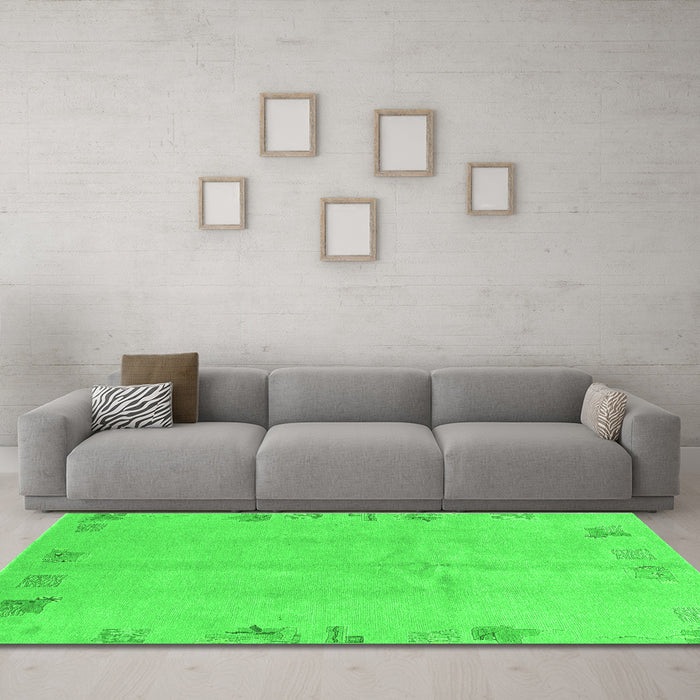 Machine Washable Abstract Green Modern Area Rugs in a Living Room,, wshabs3582grn