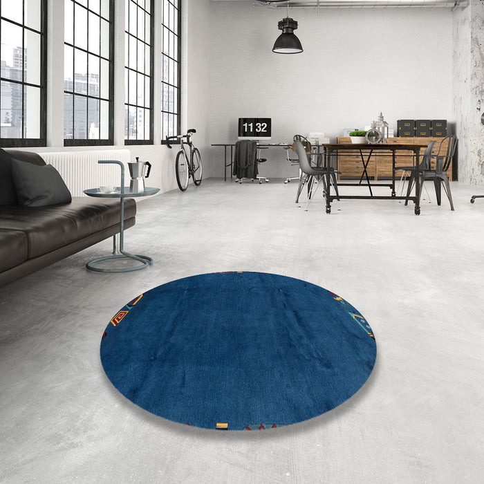 Round Machine Washable Abstract Blue Rug in a Office, wshabs3593