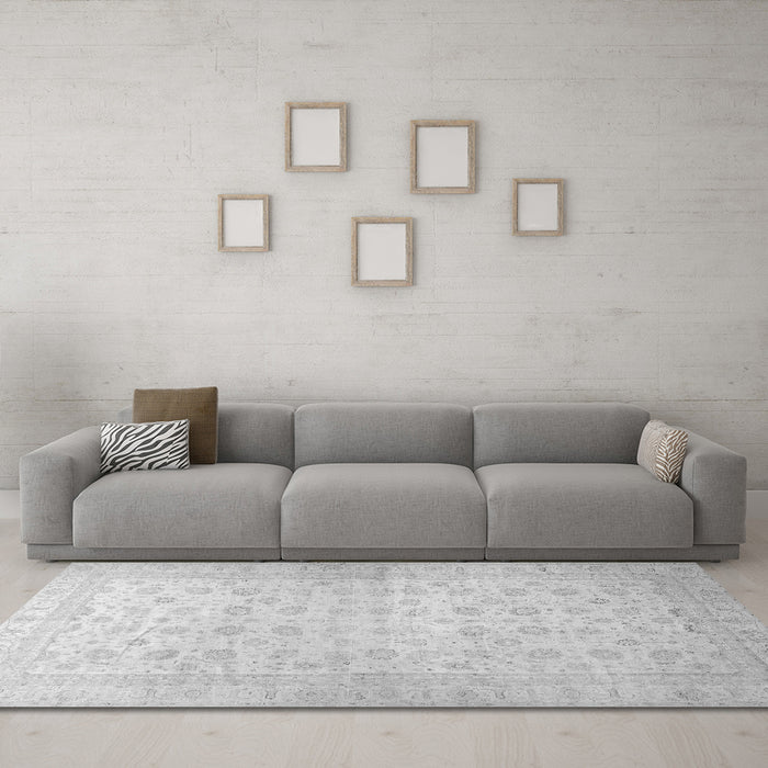 Machine Washable Oriental Gray Traditional Rug in a Living Room,, wshabs35gry