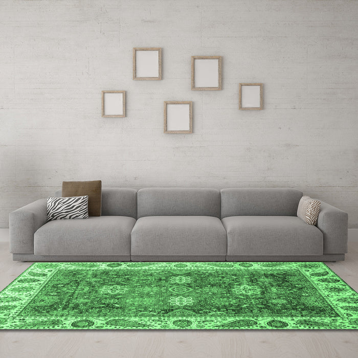Machine Washable Oriental Emerald Green Traditional Area Rugs in a Living Room,, wshabs3603emgrn