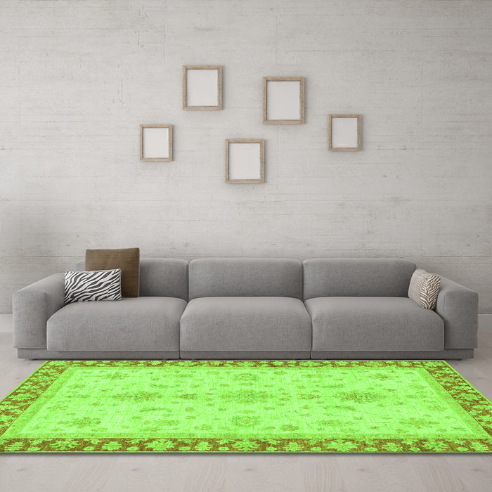 Machine Washable Oriental Green Traditional Area Rugs in a Living Room,, wshabs3607grn