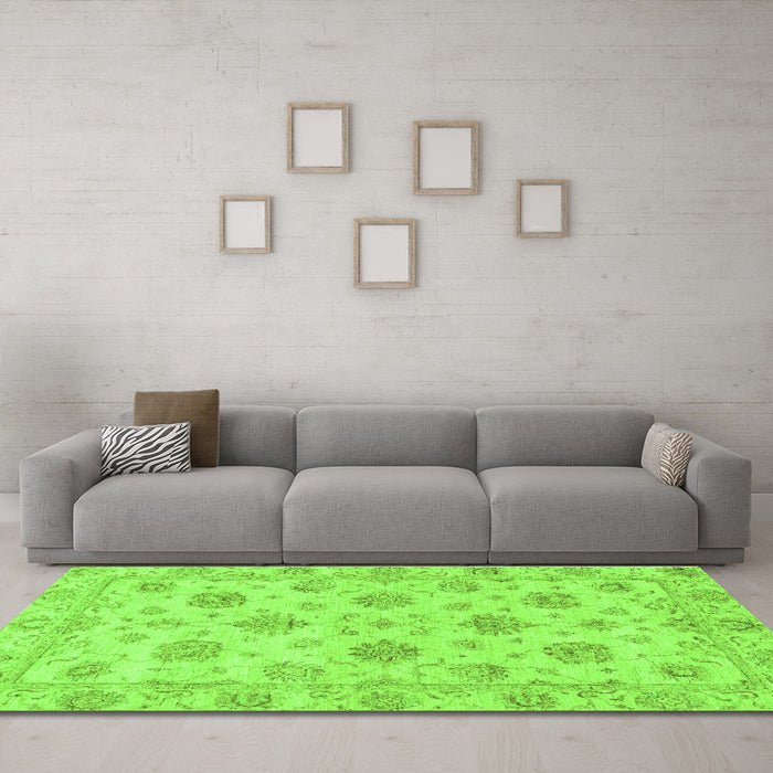 Machine Washable Oriental Green Traditional Area Rugs in a Living Room,, wshabs3608grn