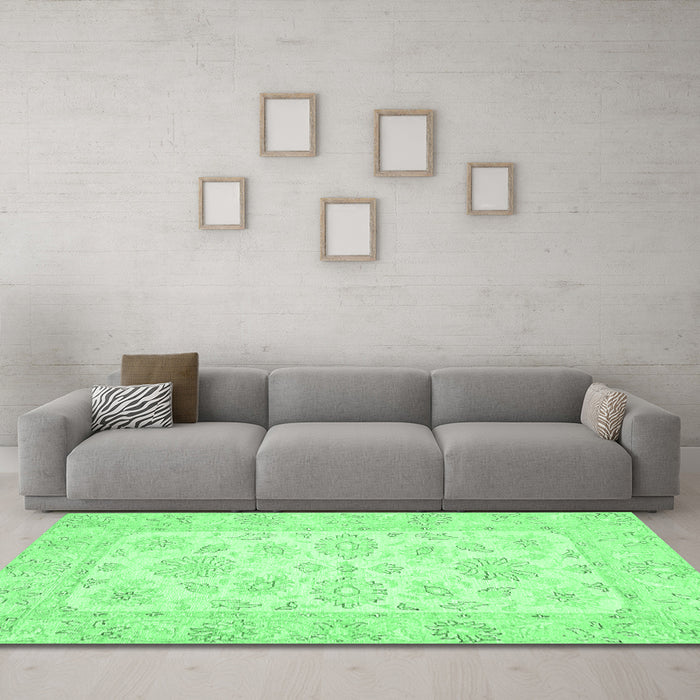 Machine Washable Oriental Emerald Green Traditional Area Rugs in a Living Room,, wshabs361emgrn