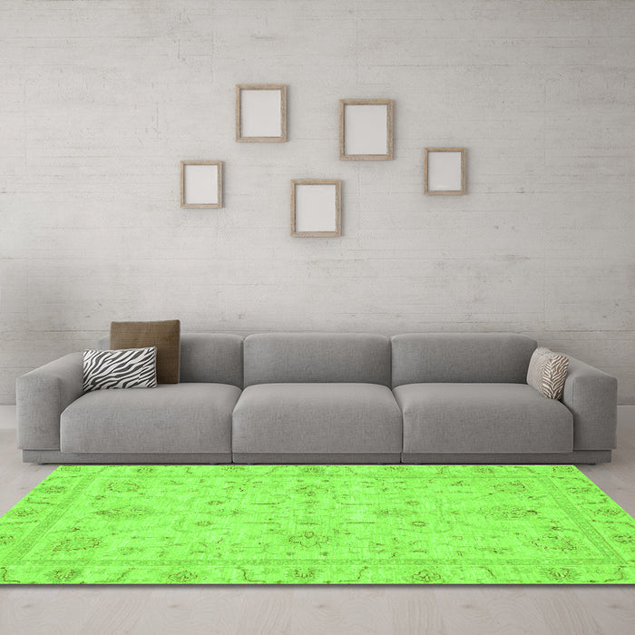 Machine Washable Oriental Green Traditional Area Rugs in a Living Room,, wshabs3620grn