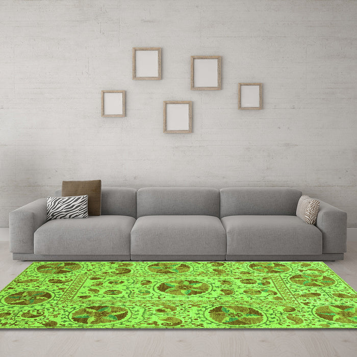 Machine Washable Oriental Green Modern Area Rugs in a Living Room,, wshabs3643grn