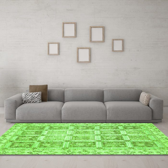 Machine Washable Abstract Green Modern Area Rugs in a Living Room,, wshabs364grn