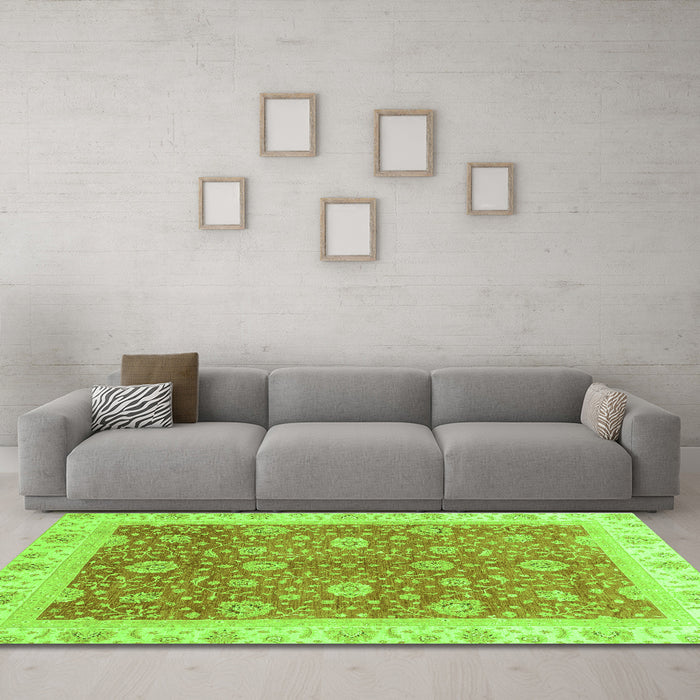 Machine Washable Oriental Green Traditional Area Rugs in a Living Room,, wshabs3652grn