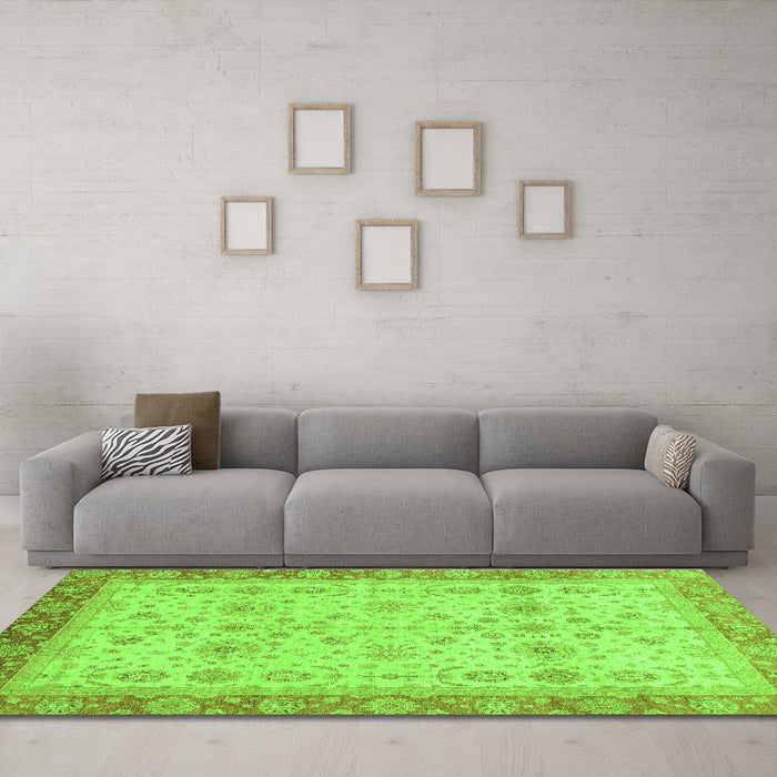 Machine Washable Oriental Green Traditional Area Rugs in a Living Room,, wshabs3653grn