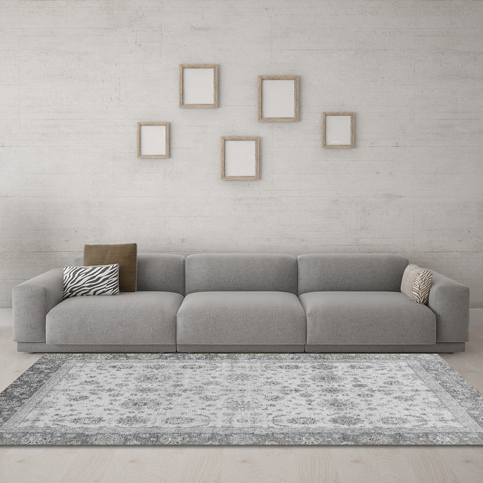 Machine Washable Oriental Gray Traditional Rug in a Living Room,, wshabs3653gry