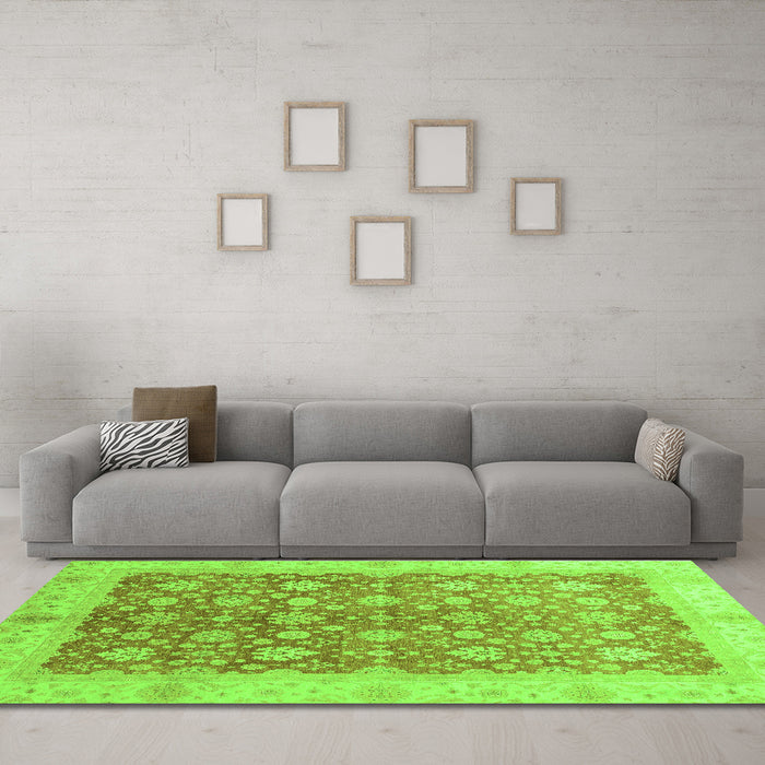 Machine Washable Oriental Green Traditional Area Rugs in a Living Room,, wshabs3655grn