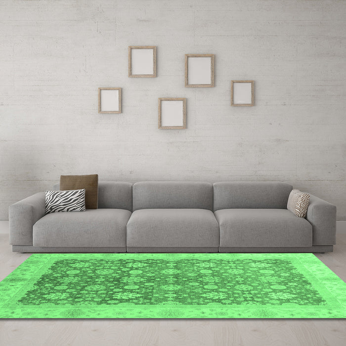 Machine Washable Oriental Emerald Green Traditional Area Rugs in a Living Room,, wshabs3655emgrn