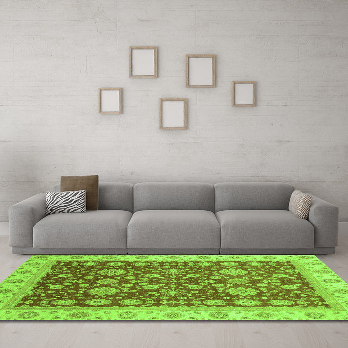 Machine Washable Oriental Green Traditional Area Rugs in a Living Room,, wshabs3656grn