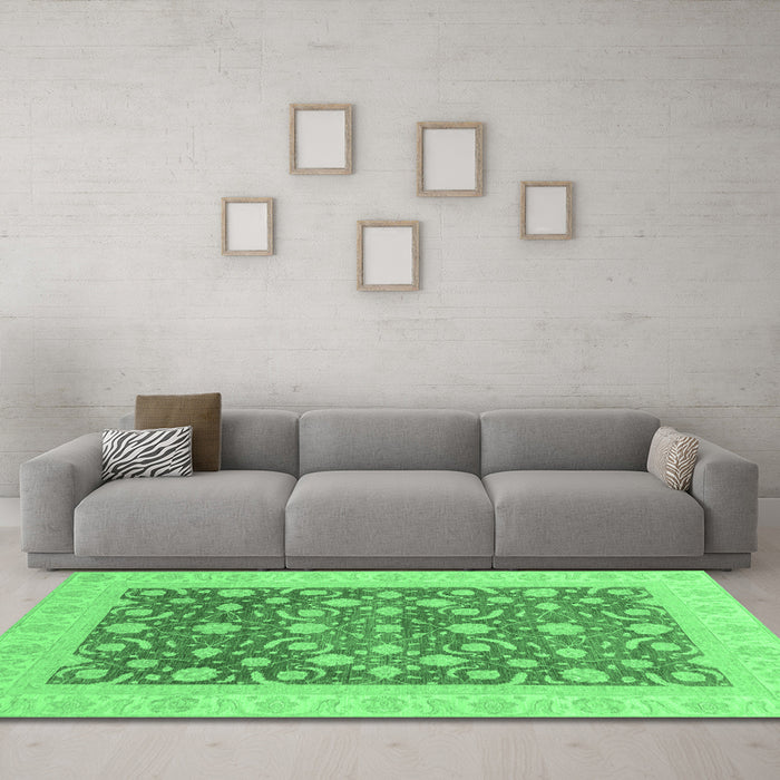 Machine Washable Oriental Emerald Green Traditional Area Rugs in a Living Room,, wshabs3661emgrn