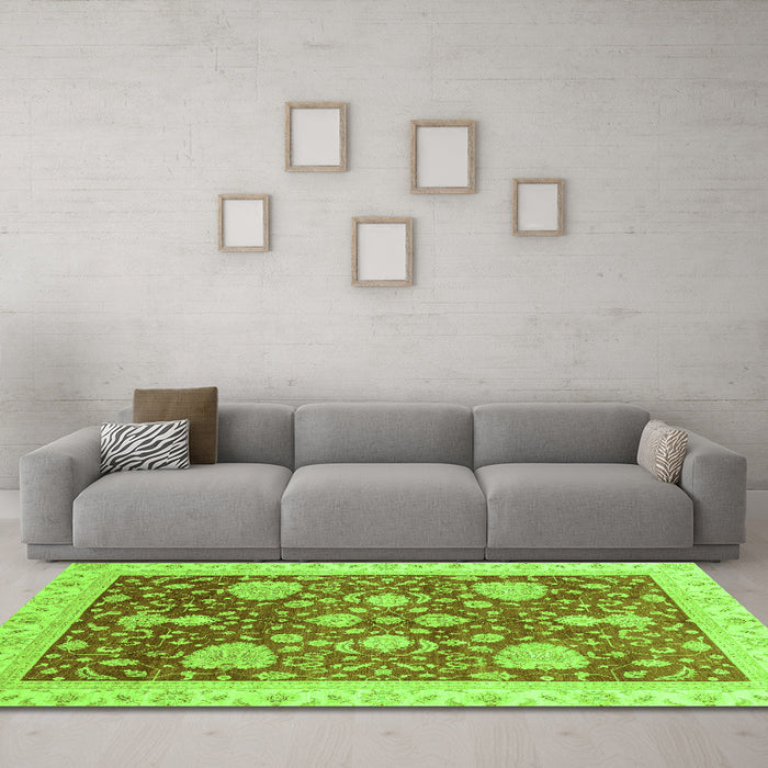 Machine Washable Oriental Green Traditional Area Rugs in a Living Room,, wshabs3665grn