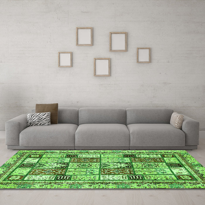 Machine Washable Abstract Green Modern Area Rugs in a Living Room,, wshabs366grn