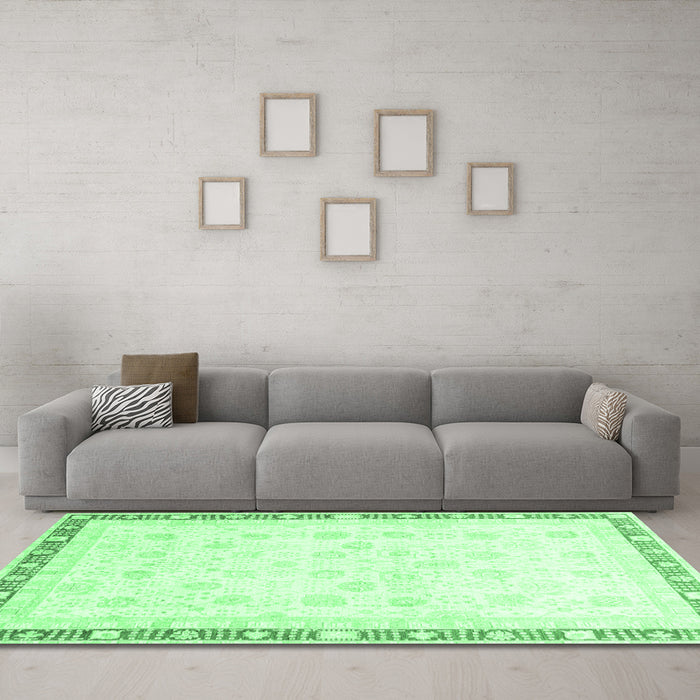 Machine Washable Oriental Emerald Green Traditional Area Rugs in a Living Room,, wshabs3678emgrn