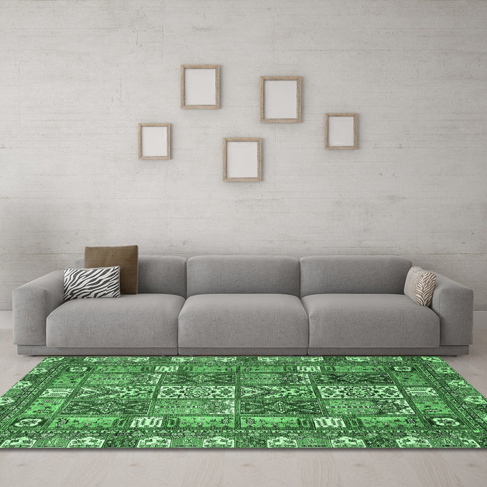 Machine Washable Abstract Emerald Green Modern Area Rugs in a Living Room,, wshabs368emgrn