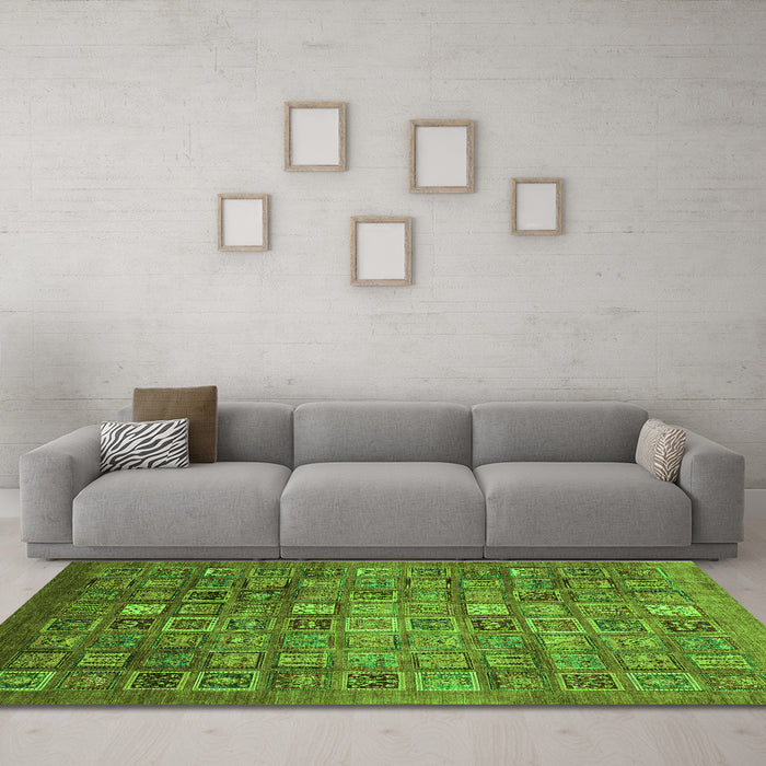 Machine Washable Abstract Green Modern Area Rugs in a Living Room,, wshabs3697grn