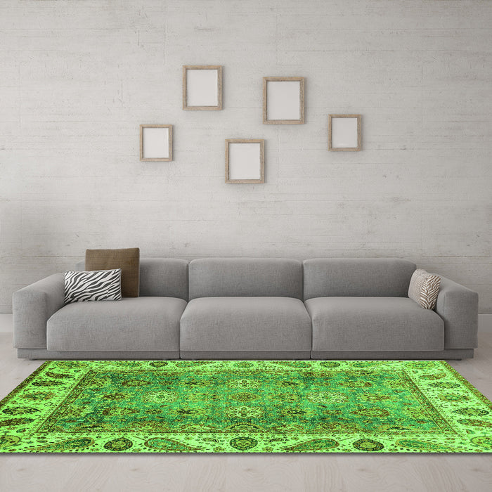 Machine Washable Oriental Green Traditional Area Rugs in a Living Room,, wshabs3700grn