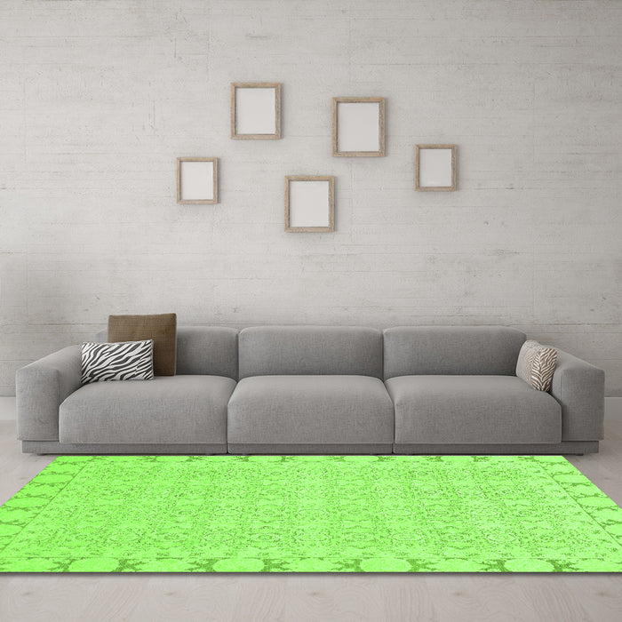 Machine Washable Abstract Green Modern Area Rugs in a Living Room,, wshabs3701grn