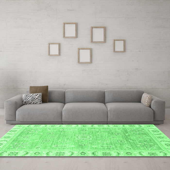 Machine Washable Oriental Emerald Green Traditional Area Rugs in a Living Room,, wshabs3711emgrn