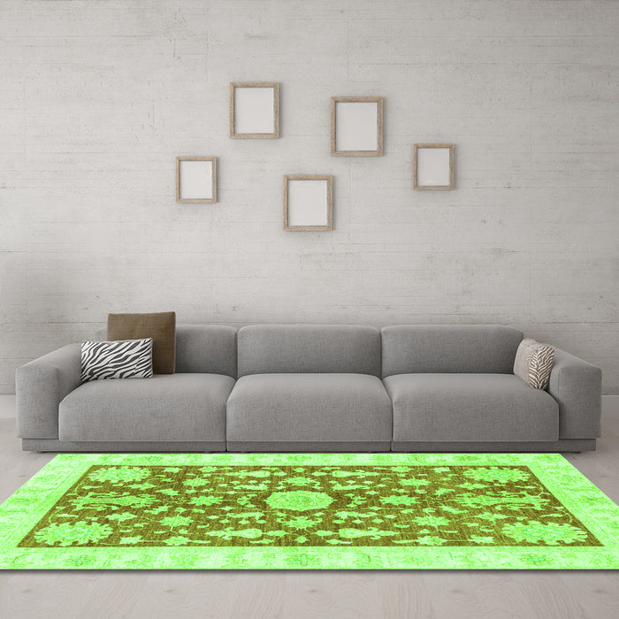 Machine Washable Oriental Green Traditional Area Rugs in a Living Room,, wshabs3713grn