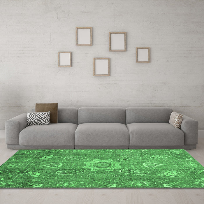 Machine Washable Oriental Emerald Green Traditional Area Rugs in a Living Room,, wshabs3721emgrn