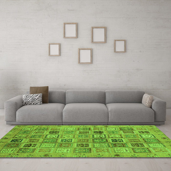 Machine Washable Abstract Green Modern Area Rugs in a Living Room,, wshabs3724grn