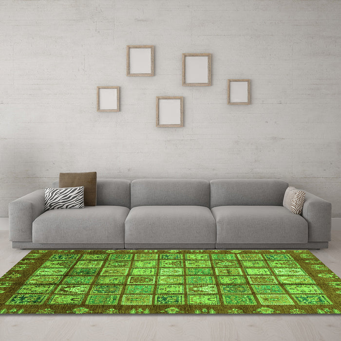 Machine Washable Abstract Green Modern Area Rugs in a Living Room,, wshabs3725grn