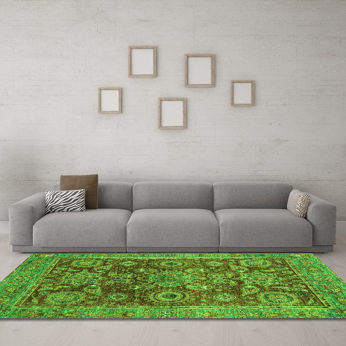 Machine Washable Abstract Green Modern Area Rugs in a Living Room,, wshabs3731grn