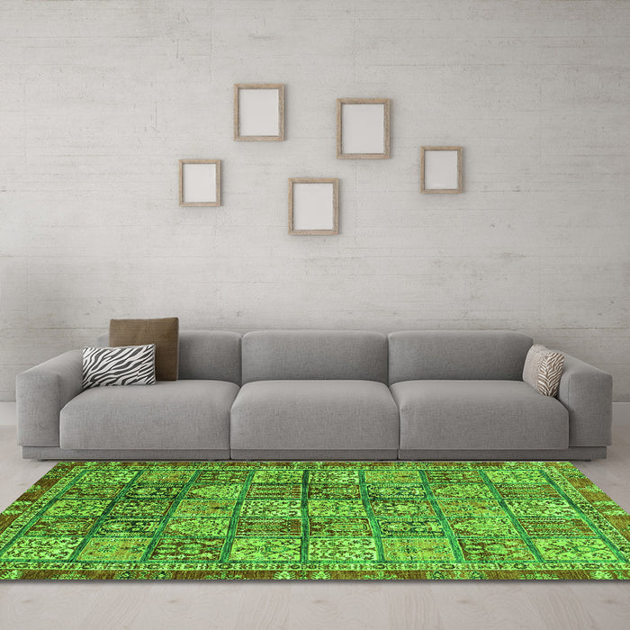 Machine Washable Abstract Green Modern Area Rugs in a Living Room,, wshabs3736grn