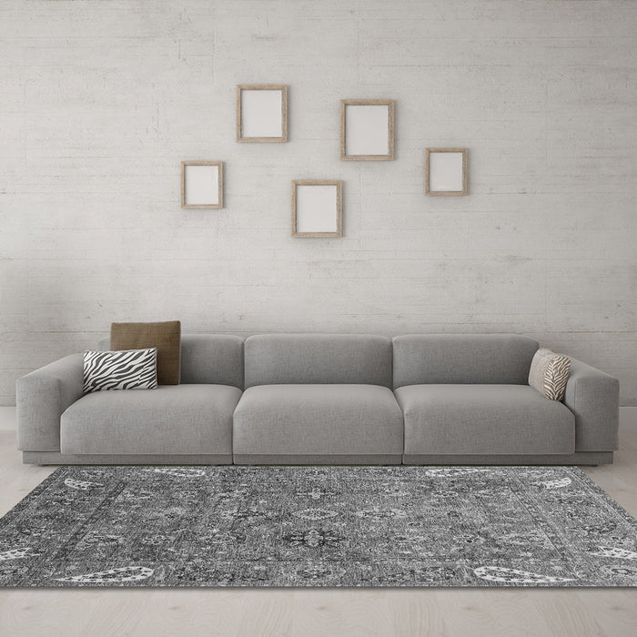 Machine Washable Oriental Gray Traditional Rug in a Living Room,, wshabs3737gry