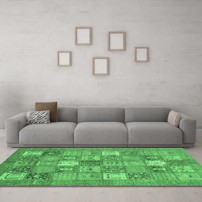 Machine Washable Abstract Emerald Green Modern Area Rugs in a Living Room,, wshabs3738emgrn