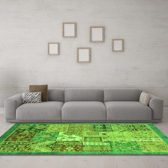 Machine Washable Abstract Green Modern Area Rugs in a Living Room,, wshabs3739grn