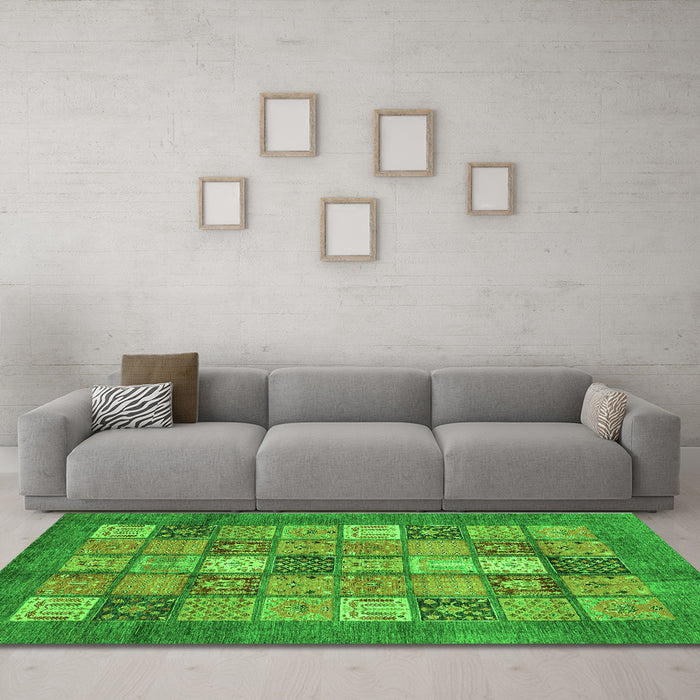 Machine Washable Abstract Green Modern Area Rugs in a Living Room,, wshabs3741grn