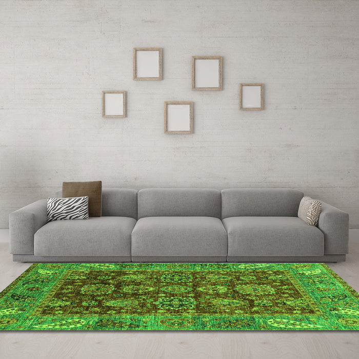 Machine Washable Oriental Green Traditional Area Rugs in a Living Room,, wshabs3743grn