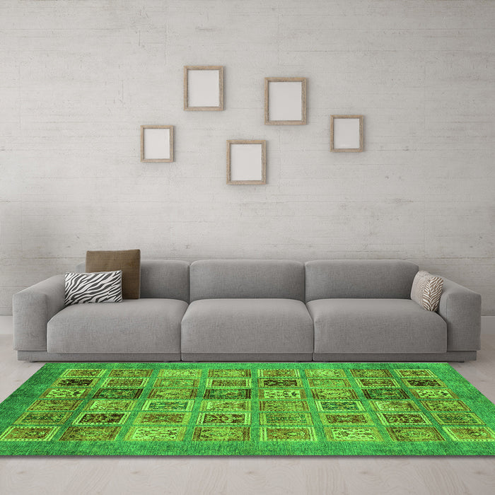 Machine Washable Abstract Green Modern Area Rugs in a Living Room,, wshabs3747grn