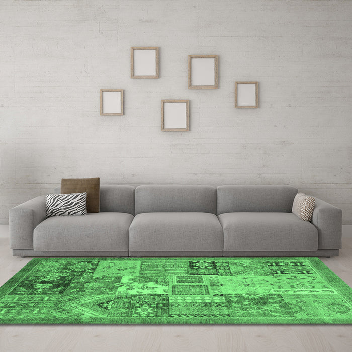 Machine Washable Abstract Emerald Green Modern Area Rugs in a Living Room,, wshabs3749emgrn