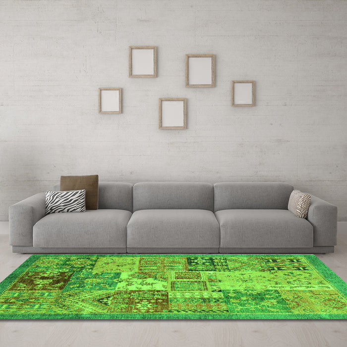 Machine Washable Abstract Green Modern Area Rugs in a Living Room,, wshabs3749grn