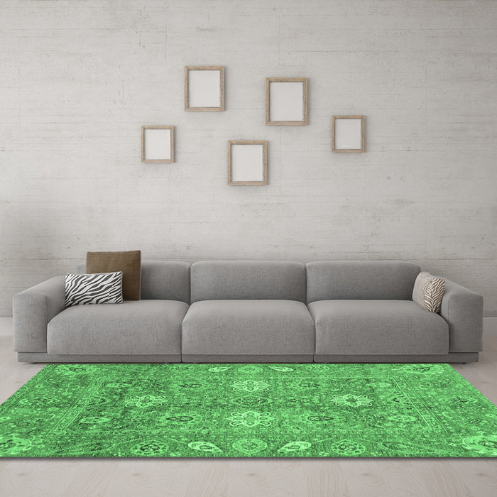 Machine Washable Oriental Emerald Green Traditional Area Rugs in a Living Room,, wshabs3754emgrn