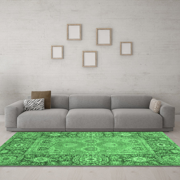 Machine Washable Oriental Emerald Green Traditional Area Rugs in a Living Room,, wshabs3755emgrn