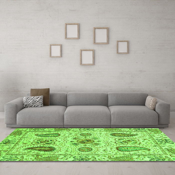 Machine Washable Abstract Green Modern Area Rugs in a Living Room,, wshabs3756grn