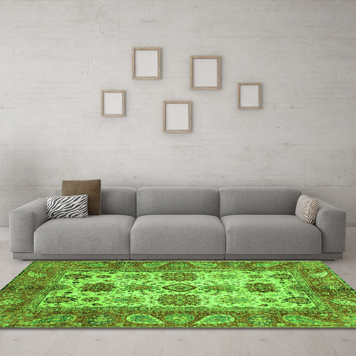Machine Washable Oriental Green Traditional Area Rugs in a Living Room,, wshabs3757grn