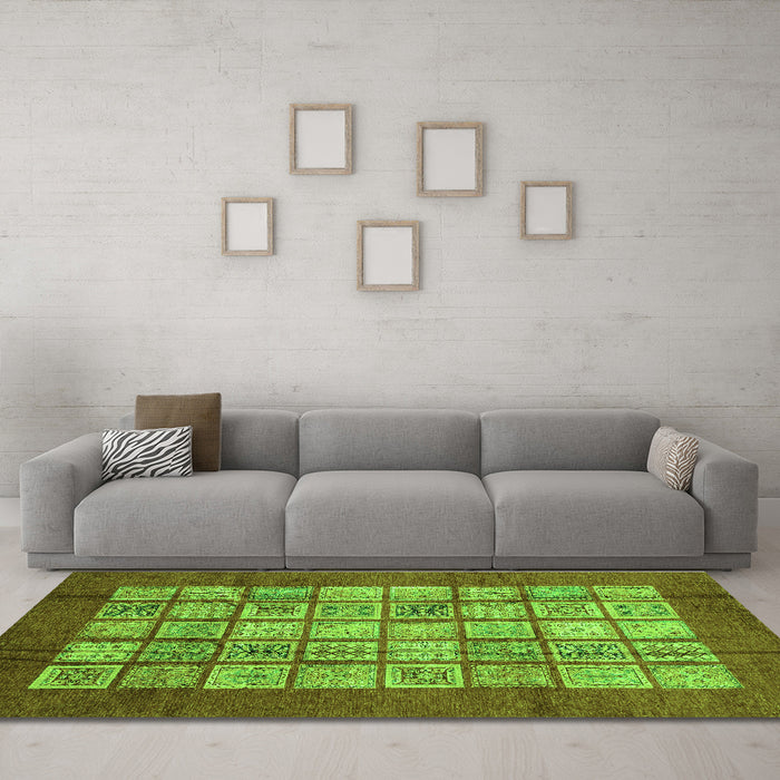 Machine Washable Abstract Green Modern Area Rugs in a Living Room,, wshabs3759grn
