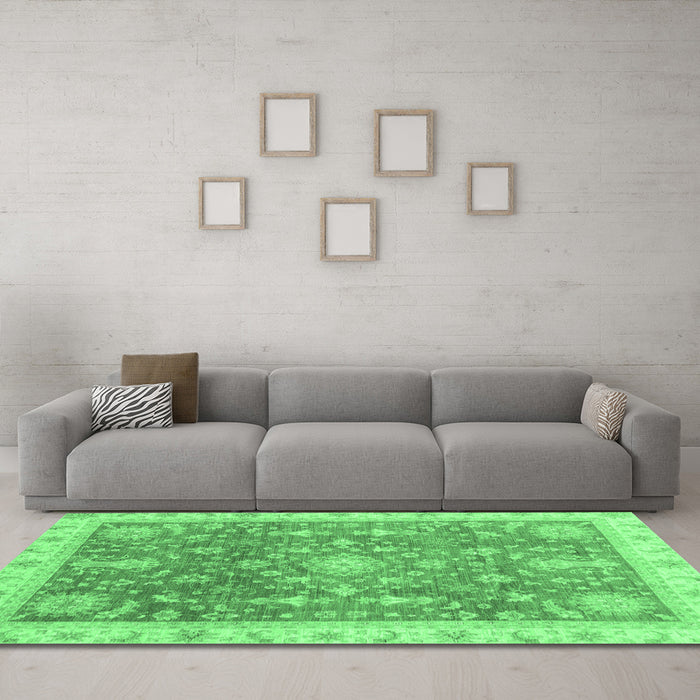 Machine Washable Oriental Emerald Green Modern Area Rugs in a Living Room,, wshabs3769emgrn