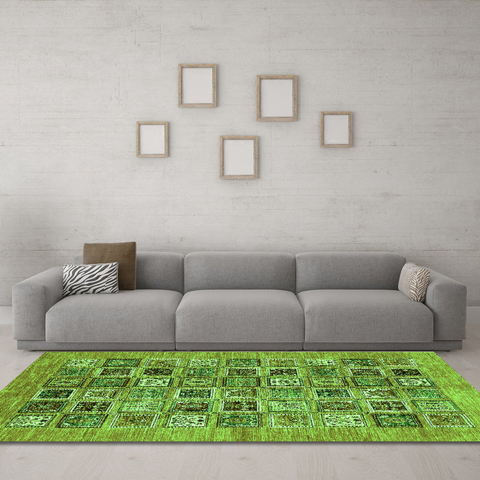 Machine Washable Oriental Green Modern Area Rugs in a Living Room,, wshabs376grn
