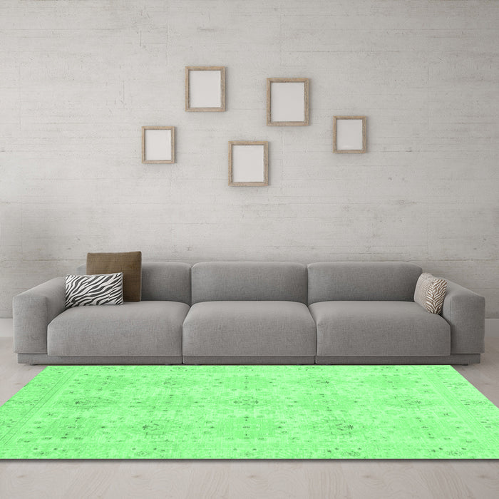 Machine Washable Oriental Emerald Green Traditional Area Rugs in a Living Room,, wshabs3776emgrn