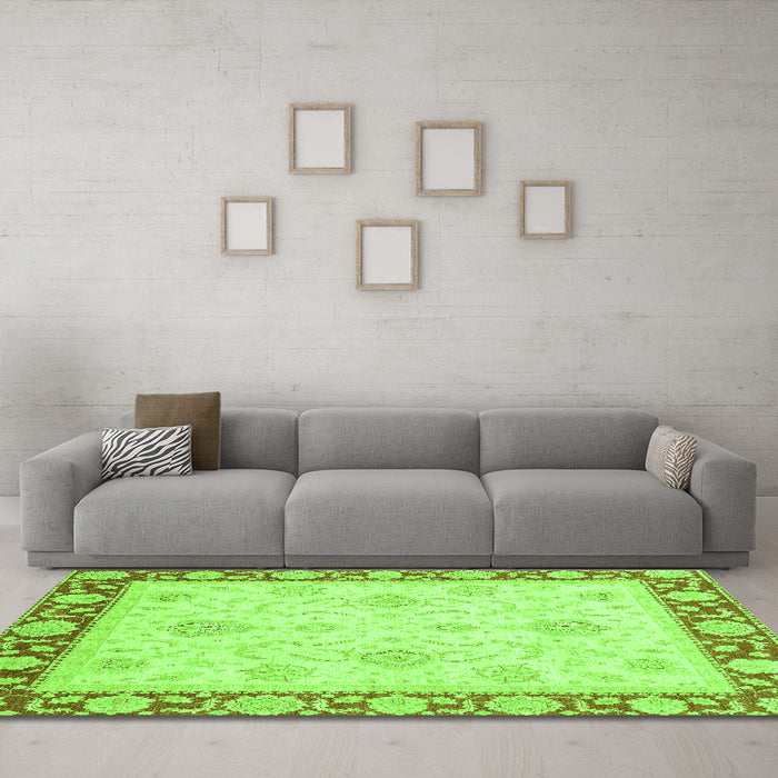 Machine Washable Oriental Green Traditional Area Rugs in a Living Room,, wshabs3777grn